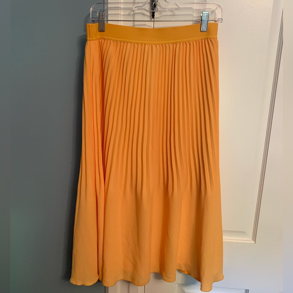 NWT J.Crew soft and flirty pleated pull-on midi skirt
